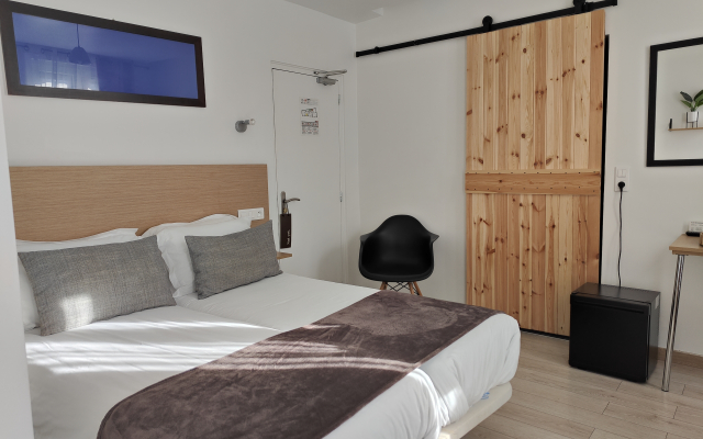 Hotel Le National Clichy Paris