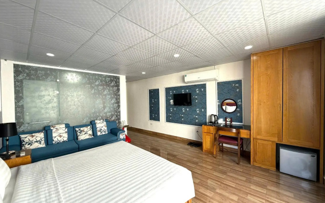 Hanoi Holiday Diamond Hotel