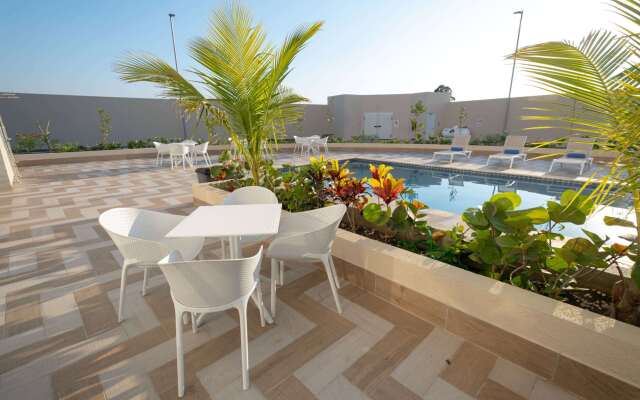 Super 8 By Wyndham Manzanillo