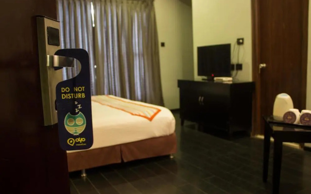 The Travotel Suites