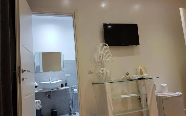 Chain Vatican Suites