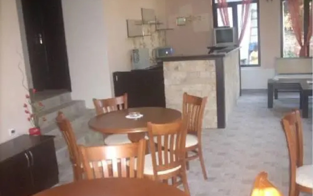 Guest House Donevska