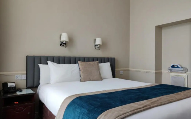 Harcourt Hotel