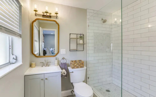 Breezy Seminole Vacation Rental With Hot Tub!