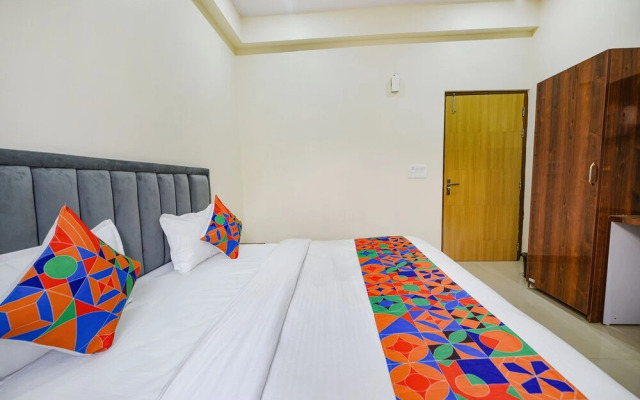 Fabhotel Palm Paradise