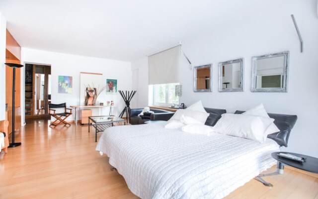 Perfect Athenian Villa