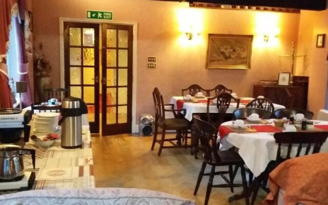 Featherstone Farm Hotel