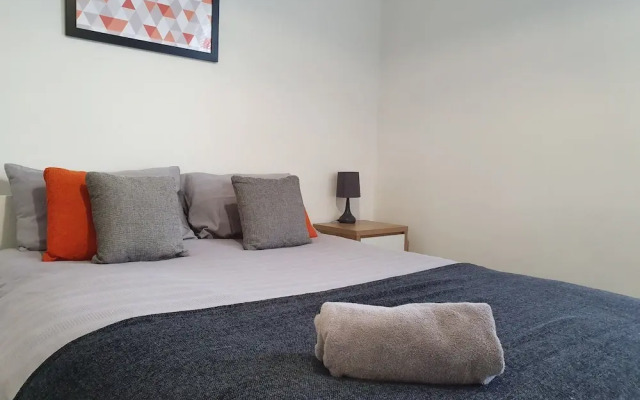 Modern Spacious Executive Apartment