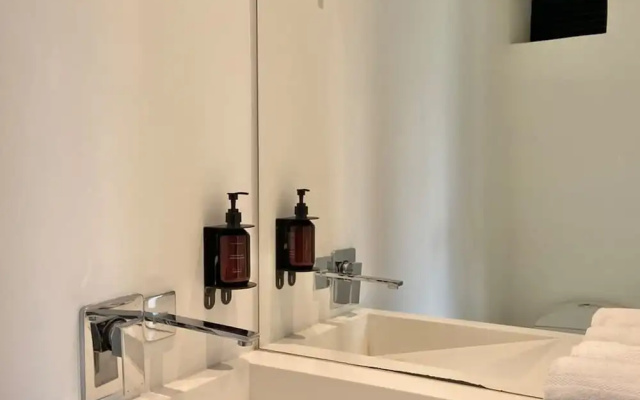 w Captivating 1BR in El Poblado