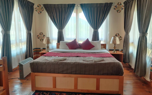 Nirvana Lodge