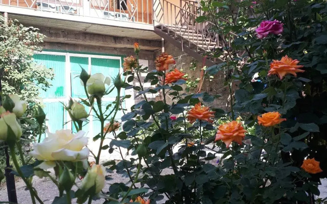IRIS mini hotel