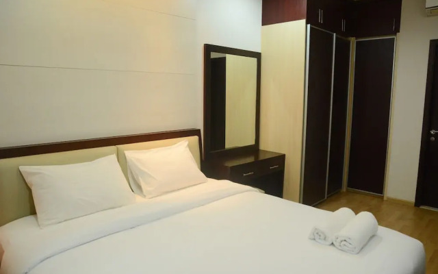 Gandaria Heights Apartment with Mall Access