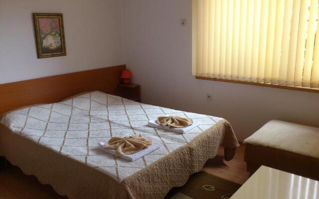 Guest House Stoletnika