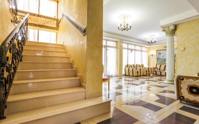 Golden Pearl Hotel