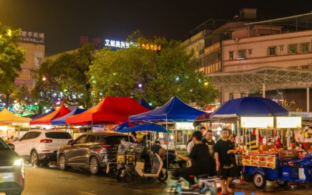 Hongjin Boutique Hotel (Guangzhou Shangxiajiu Pedestrian Street Chenjiazhao Subway Station) – People – Guangzhou