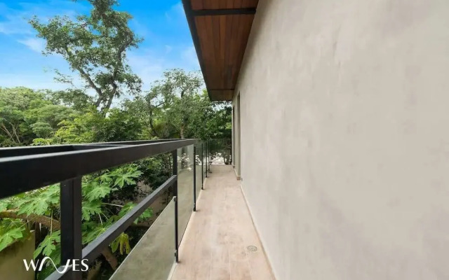 Ocean Breeze Loft Steps Away From Hotel Zone