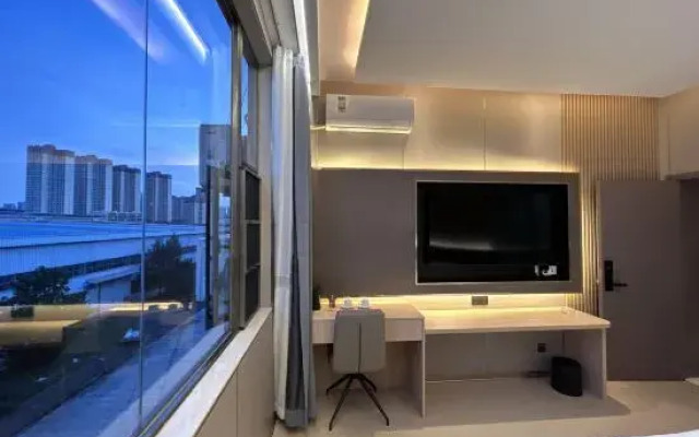 Qujing 1 +1 Express Hotel