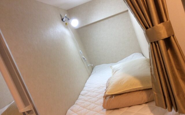 Toranomon Station bnbplus Capsule hotel