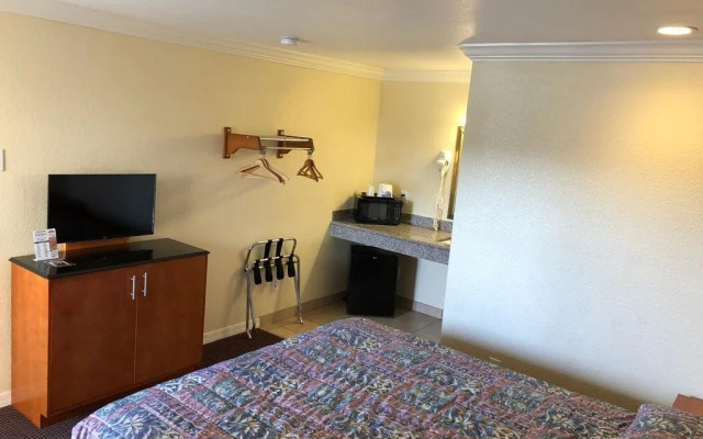 Gateway Thunderbird Motel