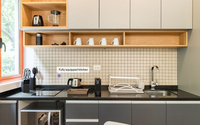 Beautifully Designed, Hi Tech Apt in La Condesa