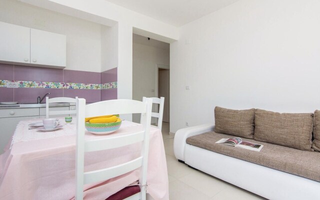 Nice Apartment in Pakostane With 1 Bedrooms and Wifi