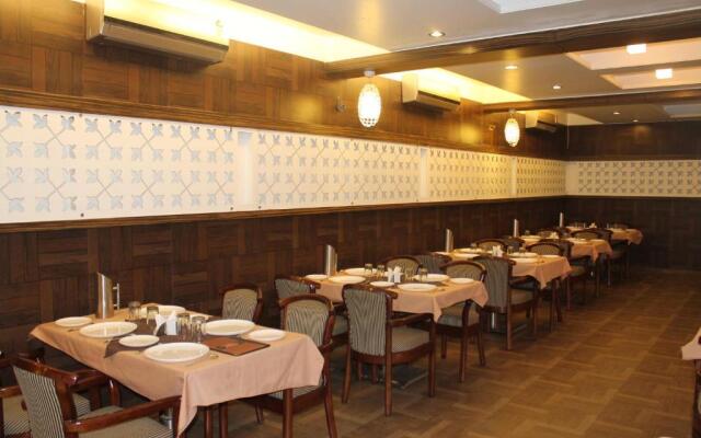 Hotel Ganpati Palace By Wb Economy