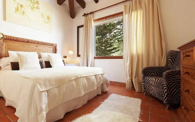 Rustic House in Mancor With Pool