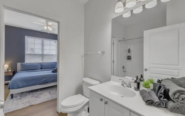 King 3BR Suite Mins to Downtown Raleigh