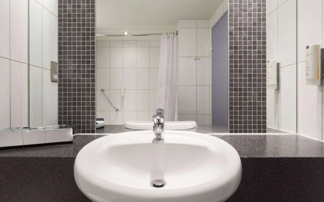 Ramada London North M1