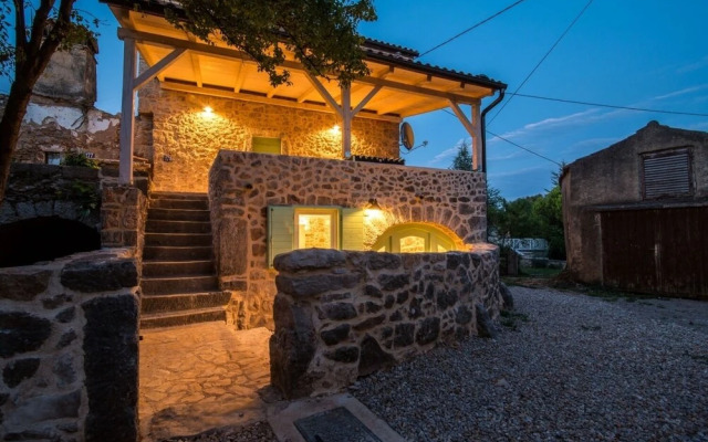 Peace - Rustic With Pool - H