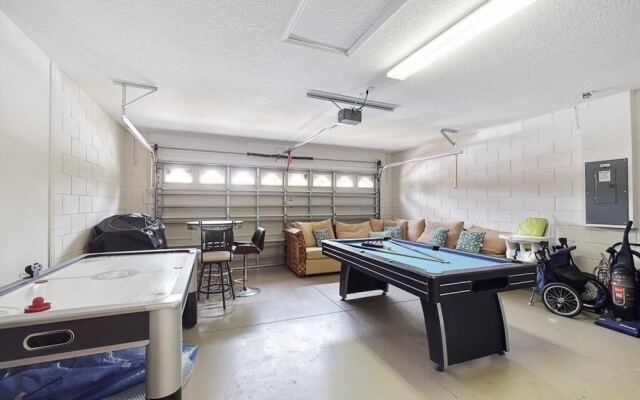 Anthea's Orange Tree 4 Bedroom Home