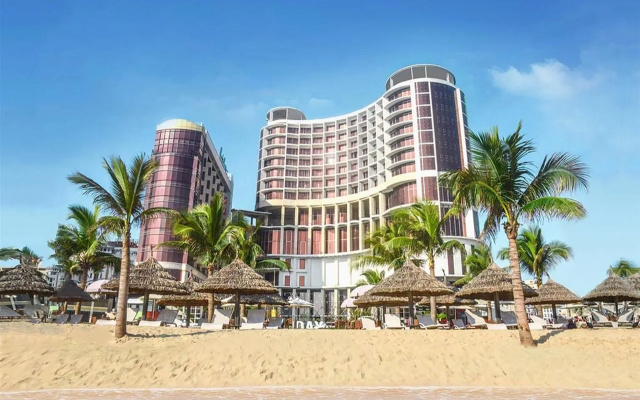 Holiday Beach Danang