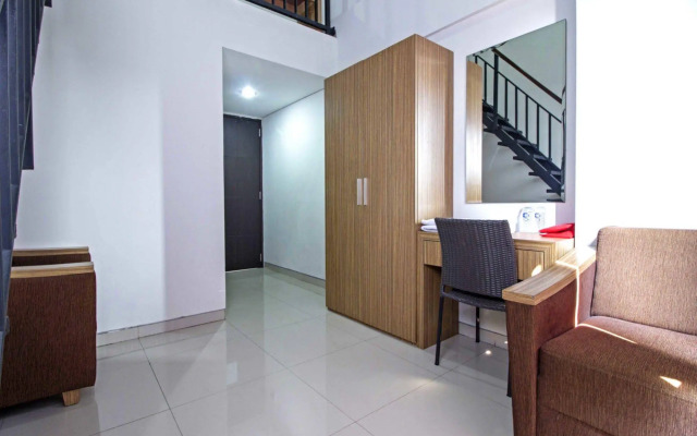 RedDoorz Plus @ Cibogo Bawah