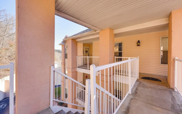 Updated Branson Condo w/ Lake Taneycomo Views!