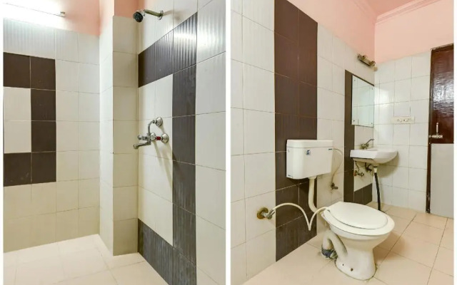 Divine Deluxe by OYO Rooms