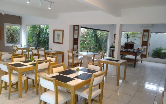 Caravaggio Praia Hotel