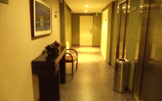 Hotel Mil 810
