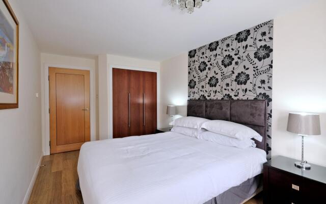 Deluxe and Secure Apartment Close to Aberdeen City Centre