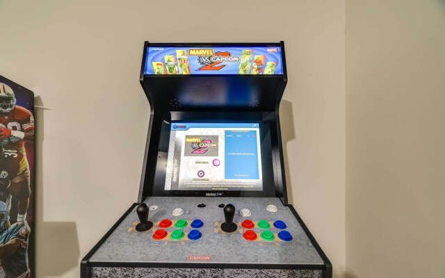 3 Mi to Kalahari: Pocono Summit Home w/ Pool Table