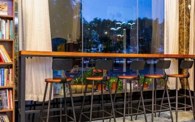 Tuke China Light Hotel (Capital Airport Branch)