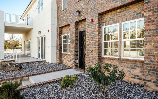 Zion's Haven #f4 4 Bedroom Townhouse