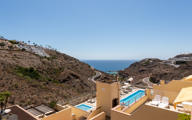 Holiday Club Sol Amadores Hotel