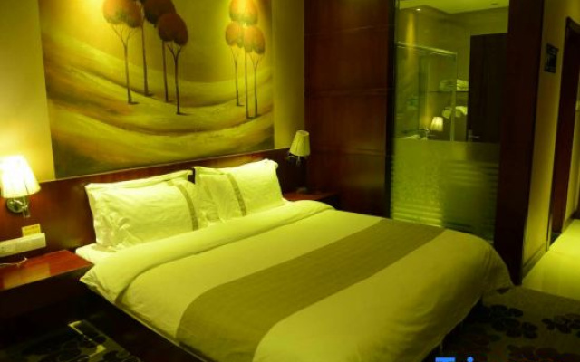 Qujing Youth Network Hotel