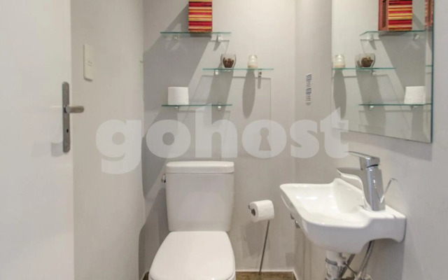 Acogedor apartamento con balcón y parilla 1D002