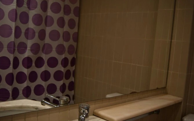 D. Dinis Low Cost Hostel