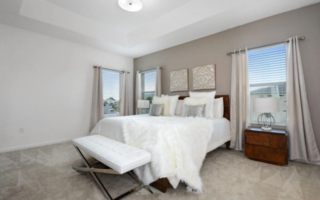 Stunning Vacation Home So3890