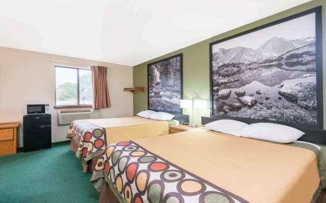 Super 8 by Wyndham Buffalo