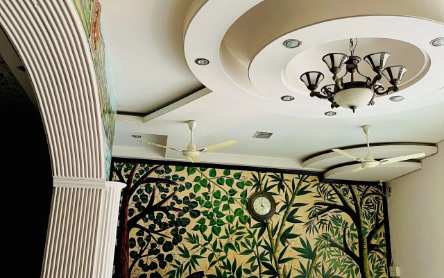 OYO 17284 Hotel Vrindavan Palace