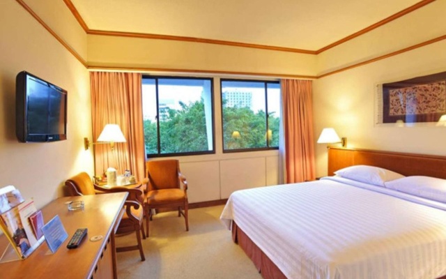 Elmi Hotel