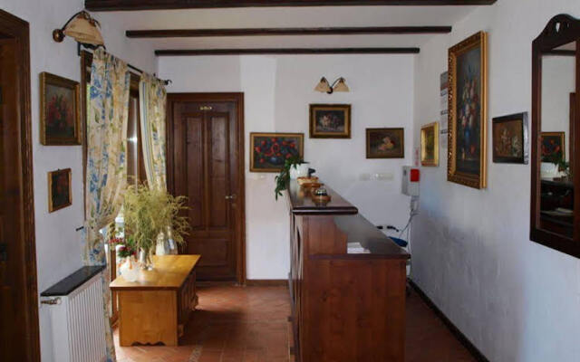 Casa Motului B&B